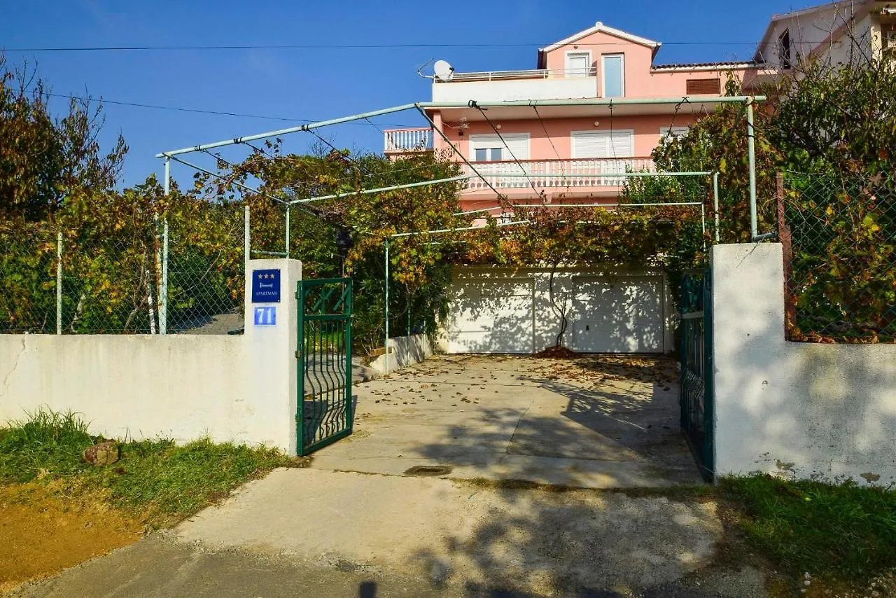 Apartments Silvana 597 Croatia