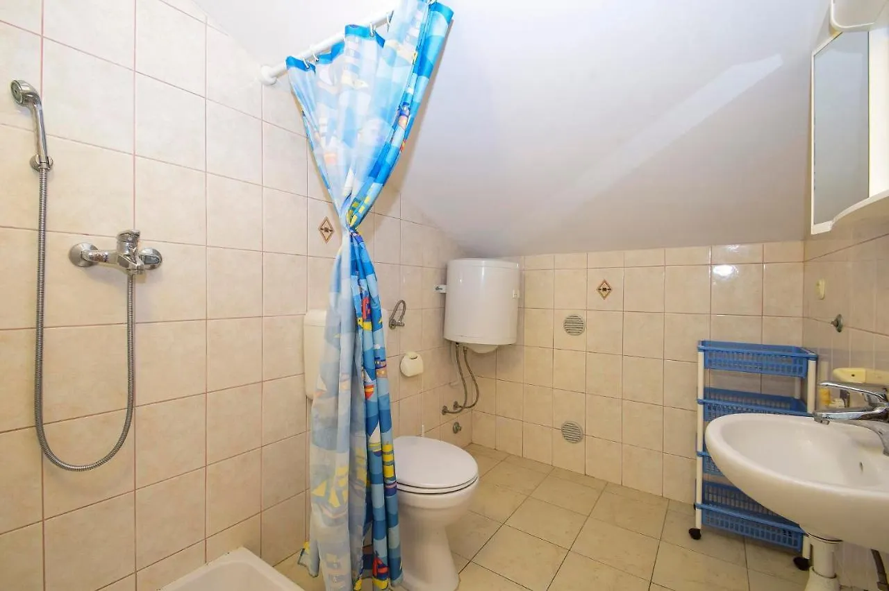 Apartments Silvana 597 Guest house