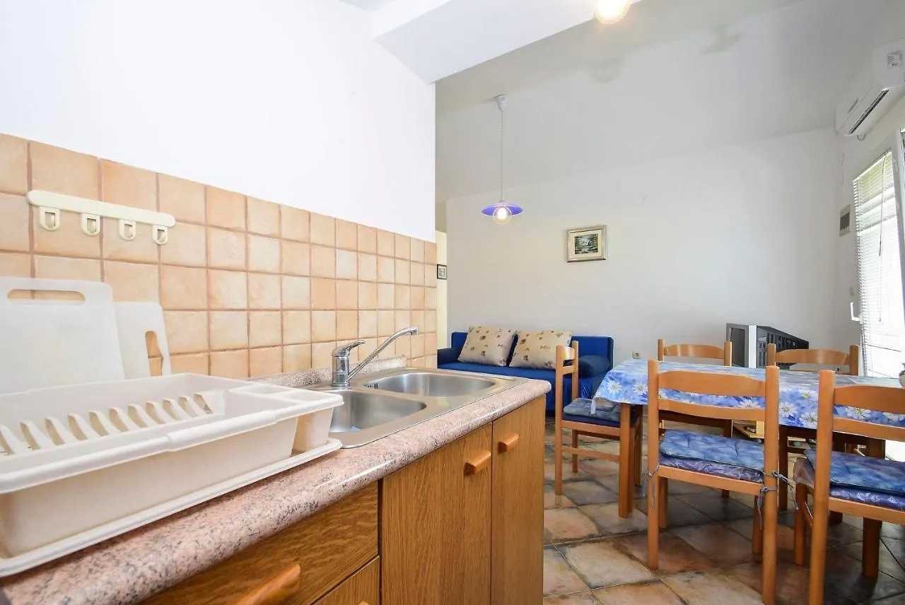 Apartments Silvana 597 3*, Vlasici Croatia